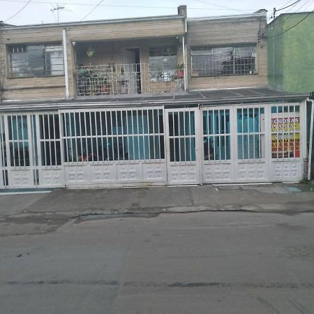 Habitacion Con Bano Privado Cerca Al Aeropuerto Богота Екстериор снимка