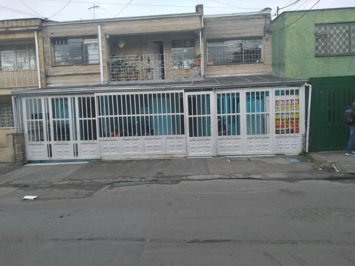 Habitacion Con Bano Privado Cerca Al Aeropuerto Богота Екстериор снимка
